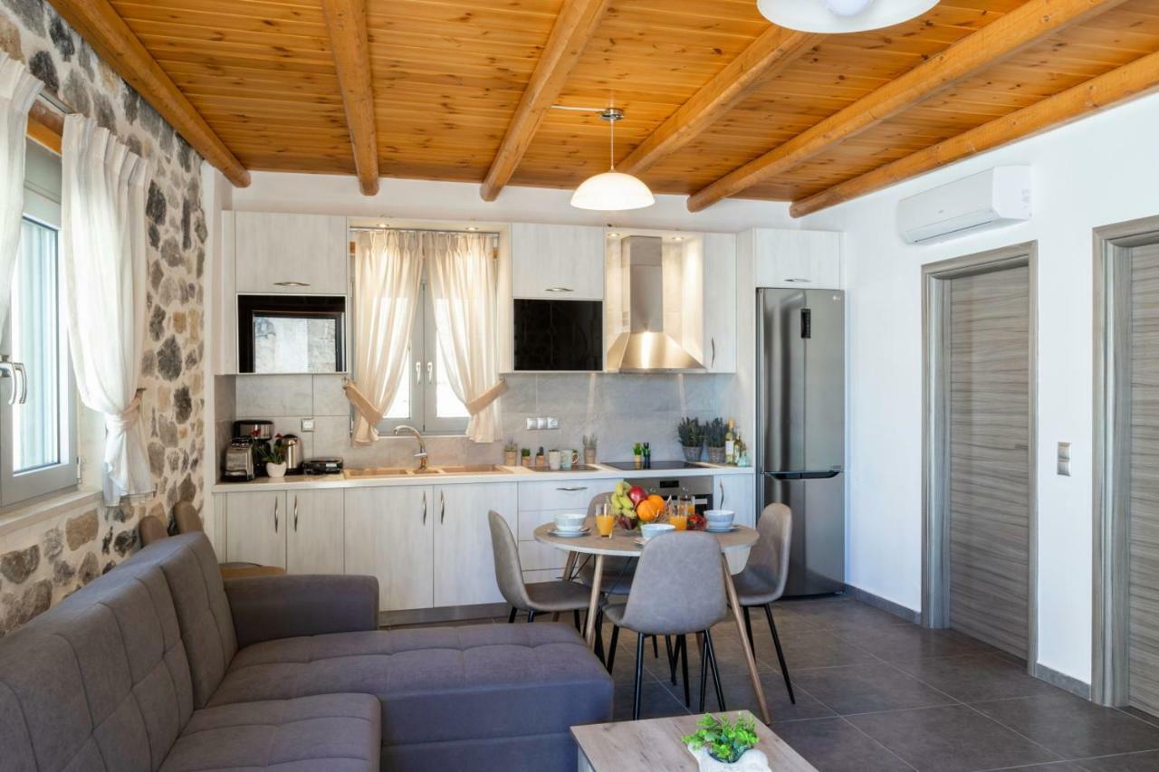 Marilena Natural Stone House, By Hellocrete Pigi  Luaran gambar