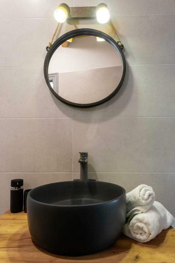 Marilena Natural Stone House, By Hellocrete Pigi  Luaran gambar