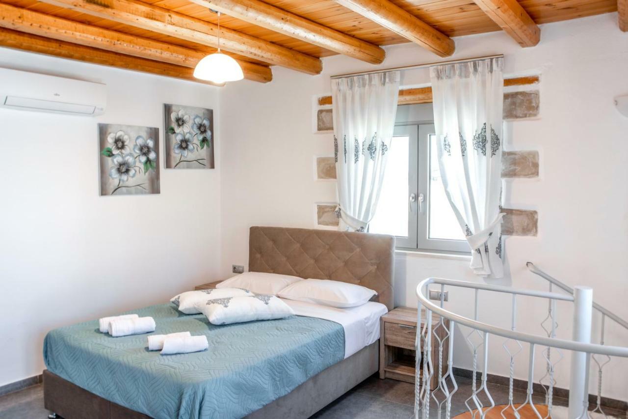 Marilena Natural Stone House, By Hellocrete Pigi  Luaran gambar