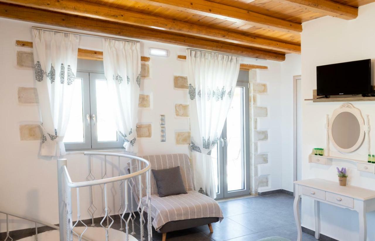 Marilena Natural Stone House, By Hellocrete Pigi  Luaran gambar